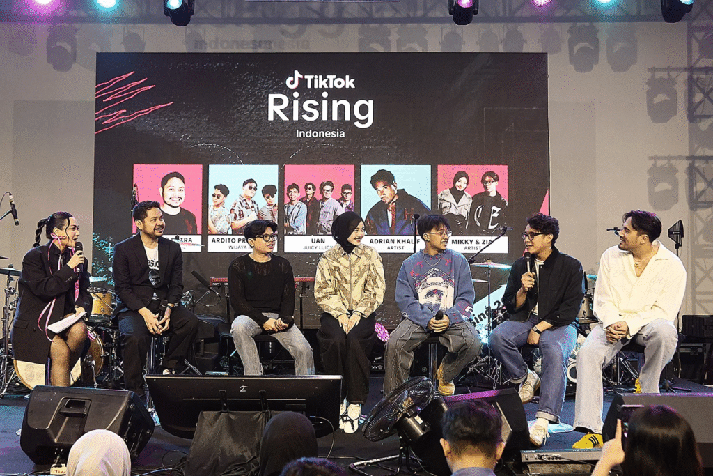 Playlist TikTok Rising 2025 Lagu Hits Terbaru - Update Viral!