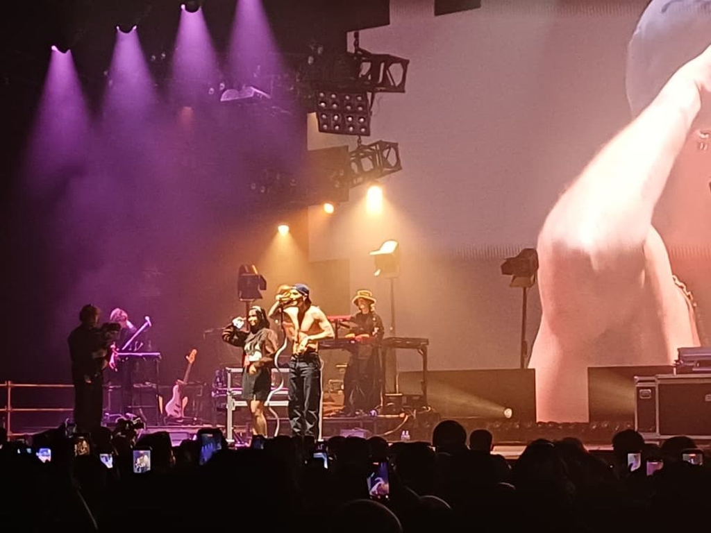 LANY dan UNGU Konser di Senayan 30 Oktober, Cek Jadwal Tukar Gelang 4 LANY dan UNGU Konser di Senayan 30 Oktober, Cek Jadwal Tukar Gelang